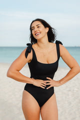 UNE PIECE-Classic Square Neck BLACK