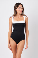 UNE PIECE-Classic Square Neck MONOCHROME TEXTURE