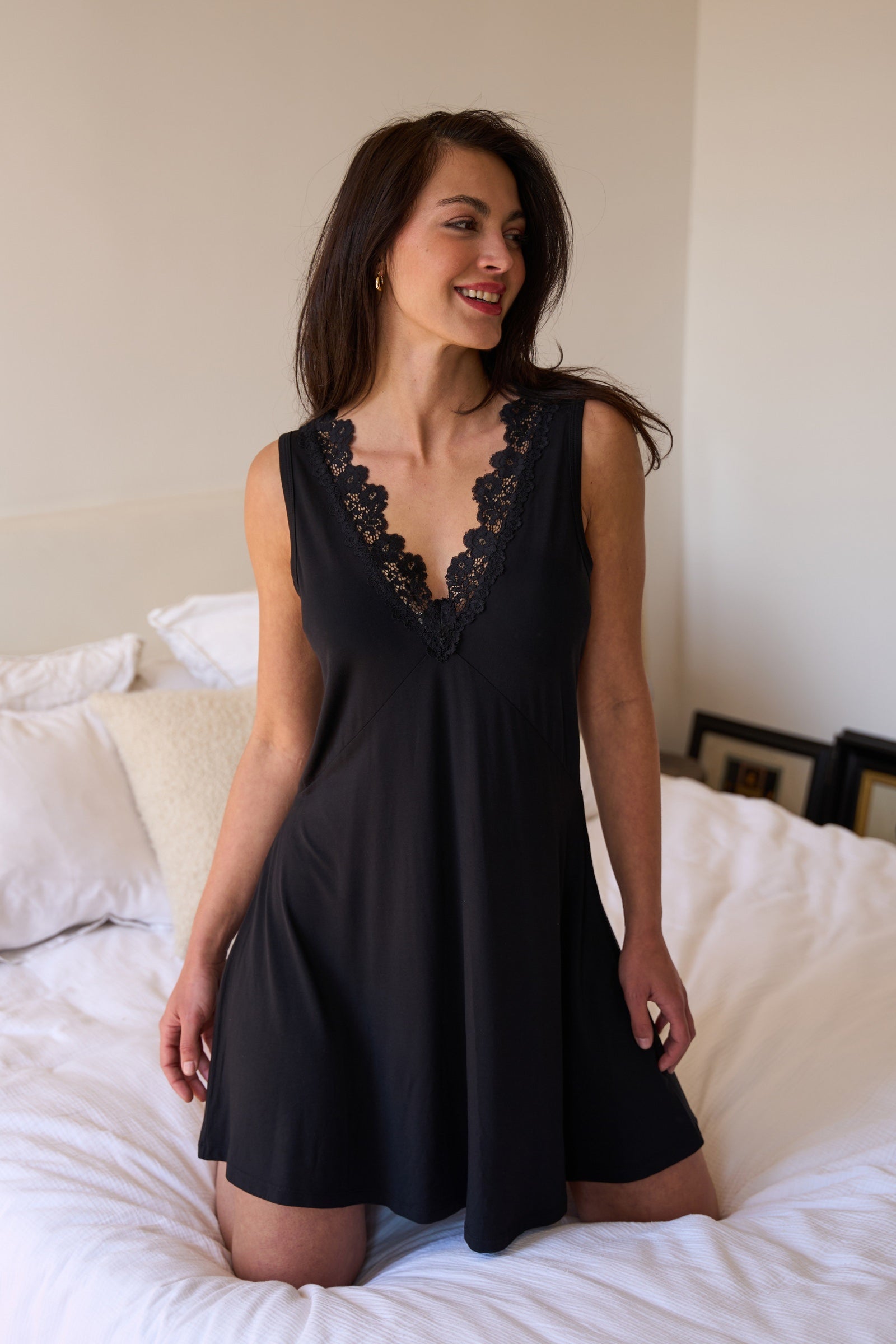 UNE PIECE | Lace Trim V-Neck Nightie Black | Size 6 UNE PIECE | Lace Trim V-Neck Nightie Black | Size 6