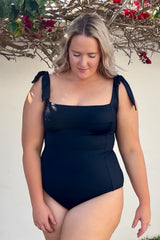 UNE PIECE-Classic Square Neck BLACK