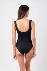 UNE PIECE-Classic Square Neck BLACK