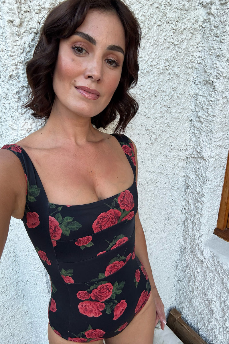 UNE PIECE-Classic Square Neck PLUCKED ROSES