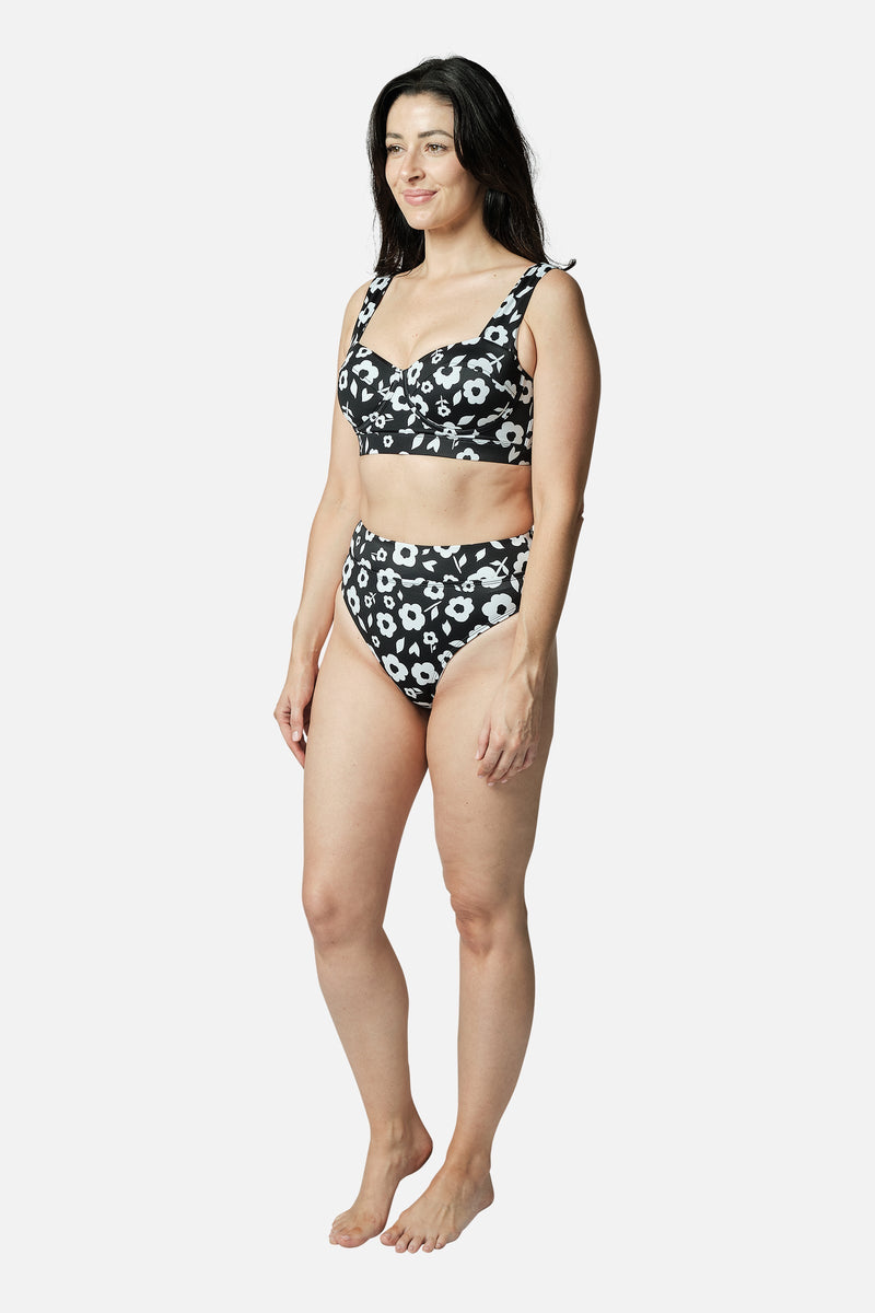 UNE PIECE-High-Cut High-Waisted Bikini Bottom DAISY SILHOUETTE BLACK