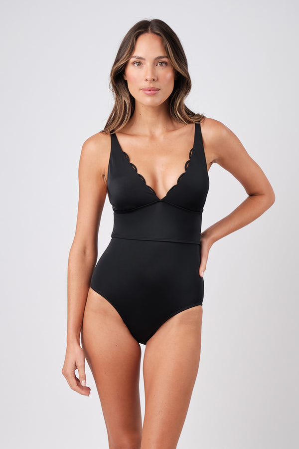 UNE PIECE-Scalloped Classic One Piece BLACK